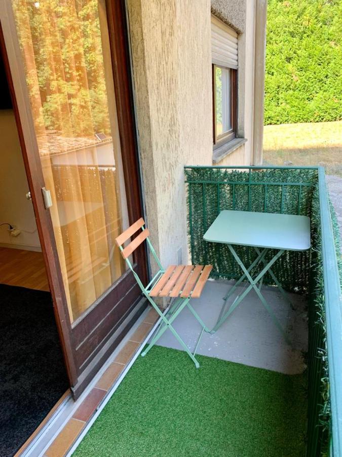 Agreable Appartement 2 Pieces A Forbach Avec Garage Ferme - Check In Autonome Exterior foto